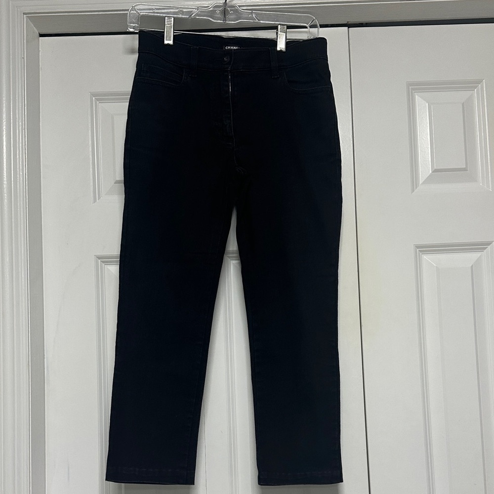 CHANEL Charcoal Black Denim Cropped Jeans. NWOT.